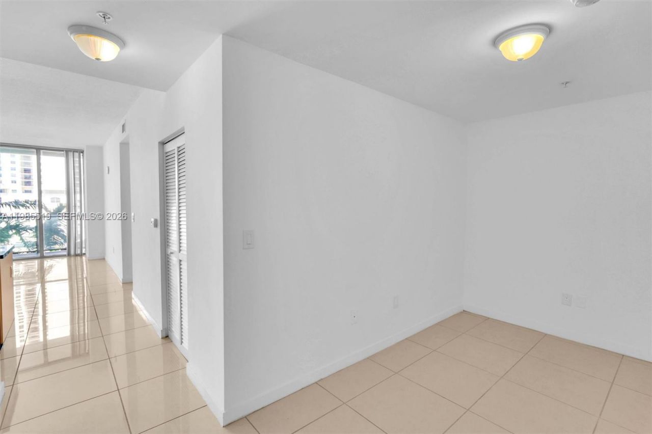 79 SW 12th St, Unit 1210, Miami, FL 33130 Photo