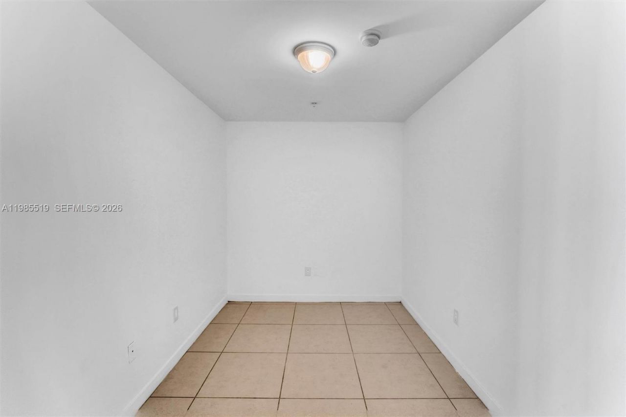 79 SW 12th St, Unit 1210, Miami, FL 33130 Photo