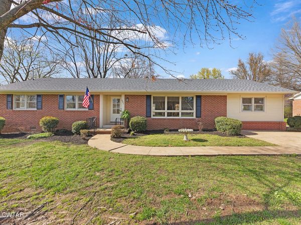 607 North Parkway , Jackson, TN 38305
