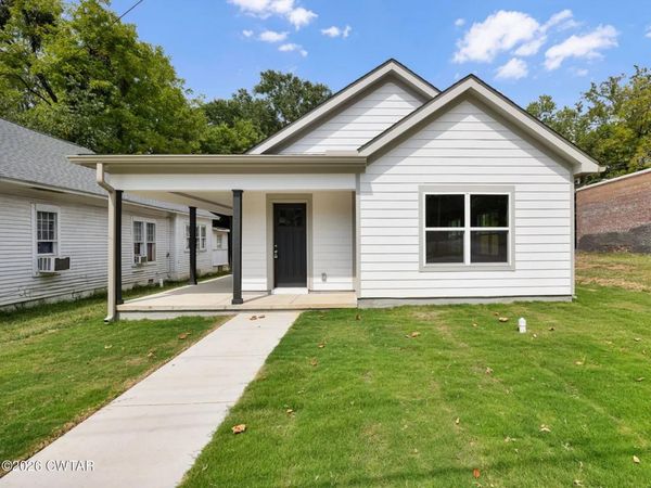 307 W King Street , Jackson, TN 38301