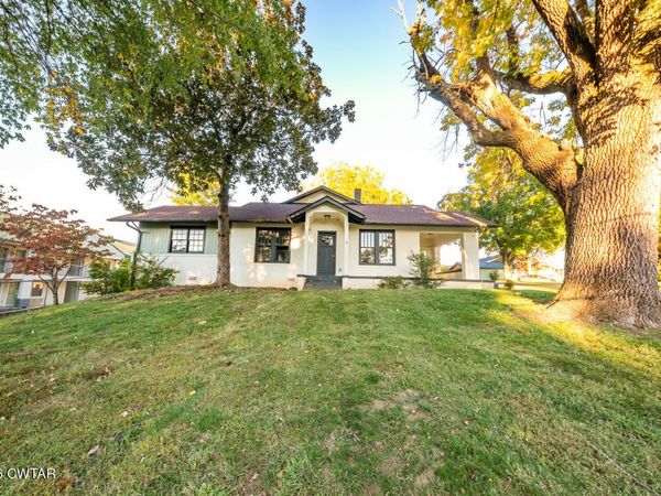 44 N Main Street , Lexington, TN 38351