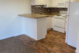 471 Reid Street photo 4