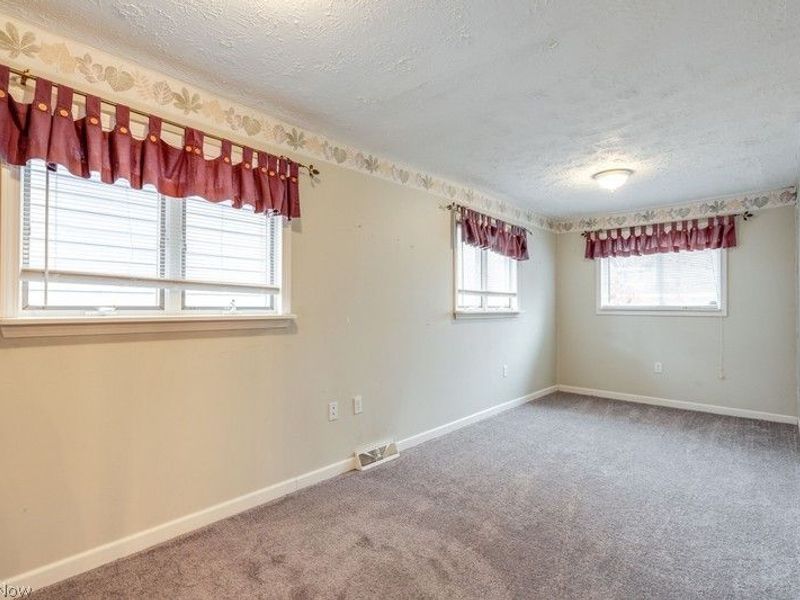 2411 16th Street, Cuyahoga Falls, OH 44223 Photo 8