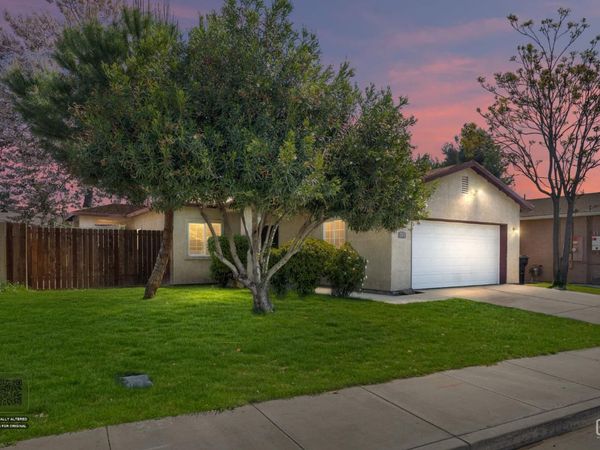 203 Isla Del Sol Drive, Bakersfield, CA 93307