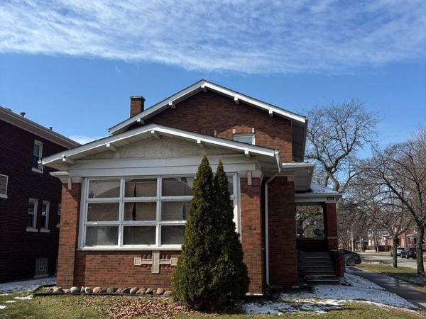 8204 S Champlain Avenue , Chicago, IL 60619