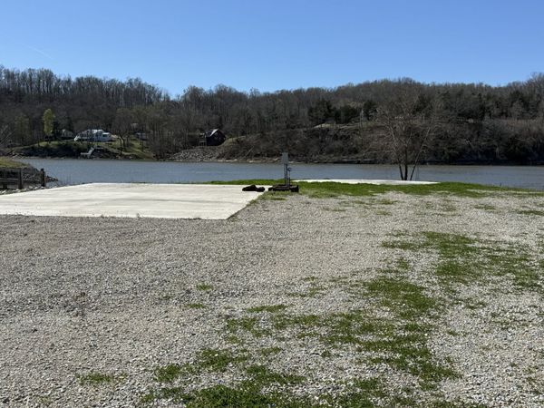 2133 Hardin Bottom River Rd , Clifton, TN 38425