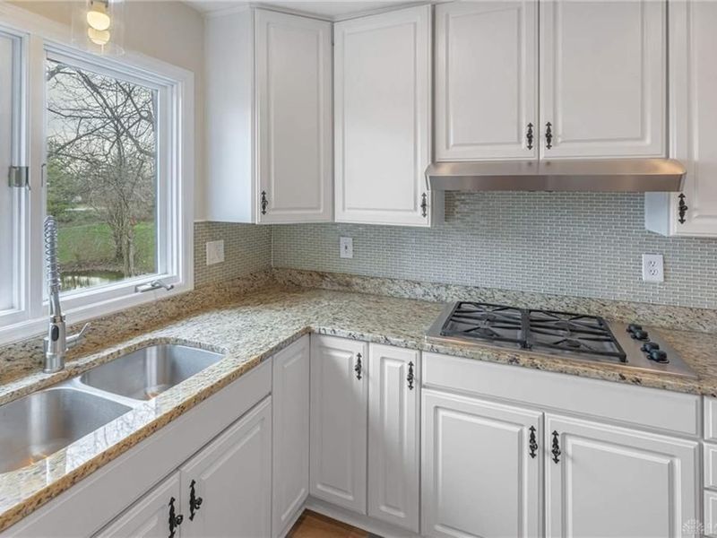 7584 Brookstone Drive, West Chester Township, OH 45069 Photo 12