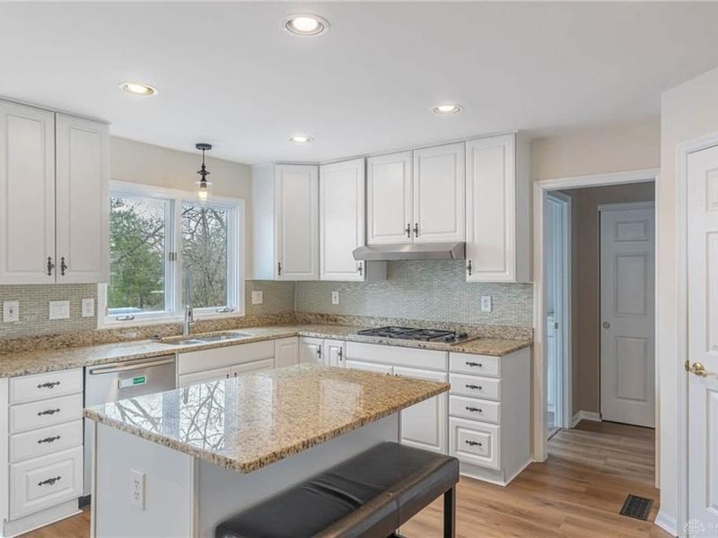 7584 Brookstone Drive, West Chester Township, OH 45069 Photo 9