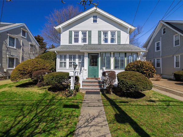 65 Jarvis Place , Lynbrook, NY 11563