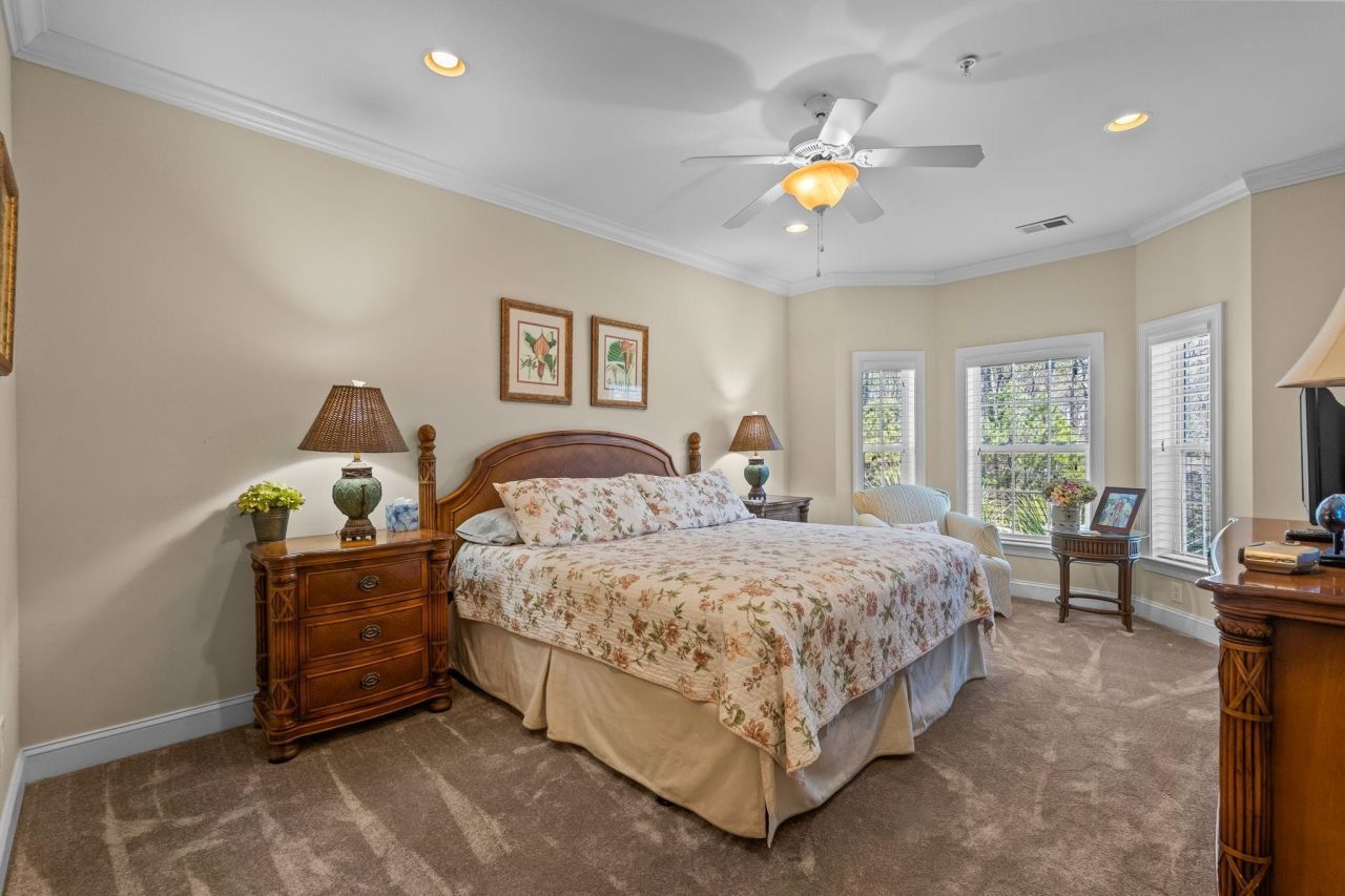 1000 Ray Costin Way Photo 11