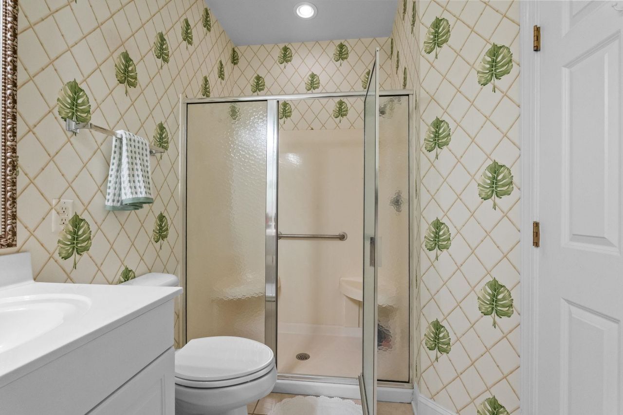 1000 Ray Costin Way Photo 14