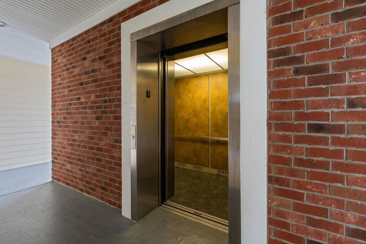 1000 Ray Costin Way Photo 21