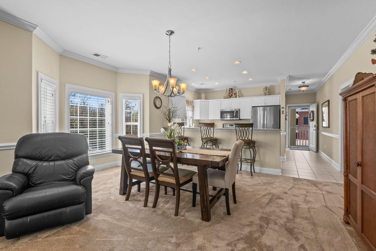 1000 Ray Costin Way Photo 5