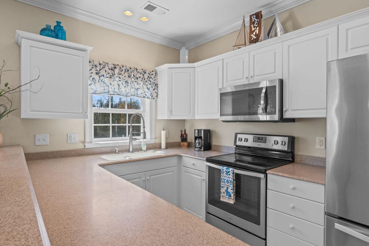 1000 Ray Costin Way Photo 7