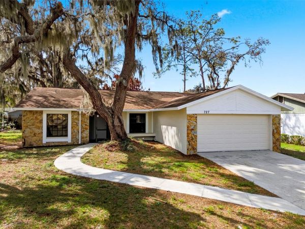 727 ISLETON DRIVE , BRANDON, FL 33511