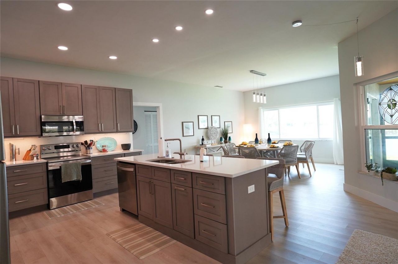 204 Carriage House Lane, Unit 204, Nokomis, FL 34275 Photo