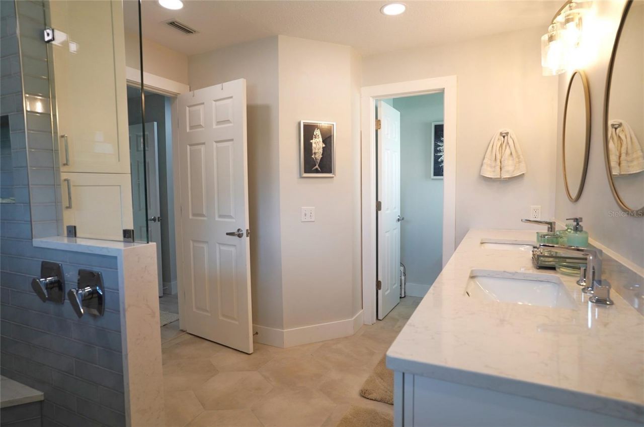 204 Carriage House Lane, Unit 204, Nokomis, FL 34275 Photo