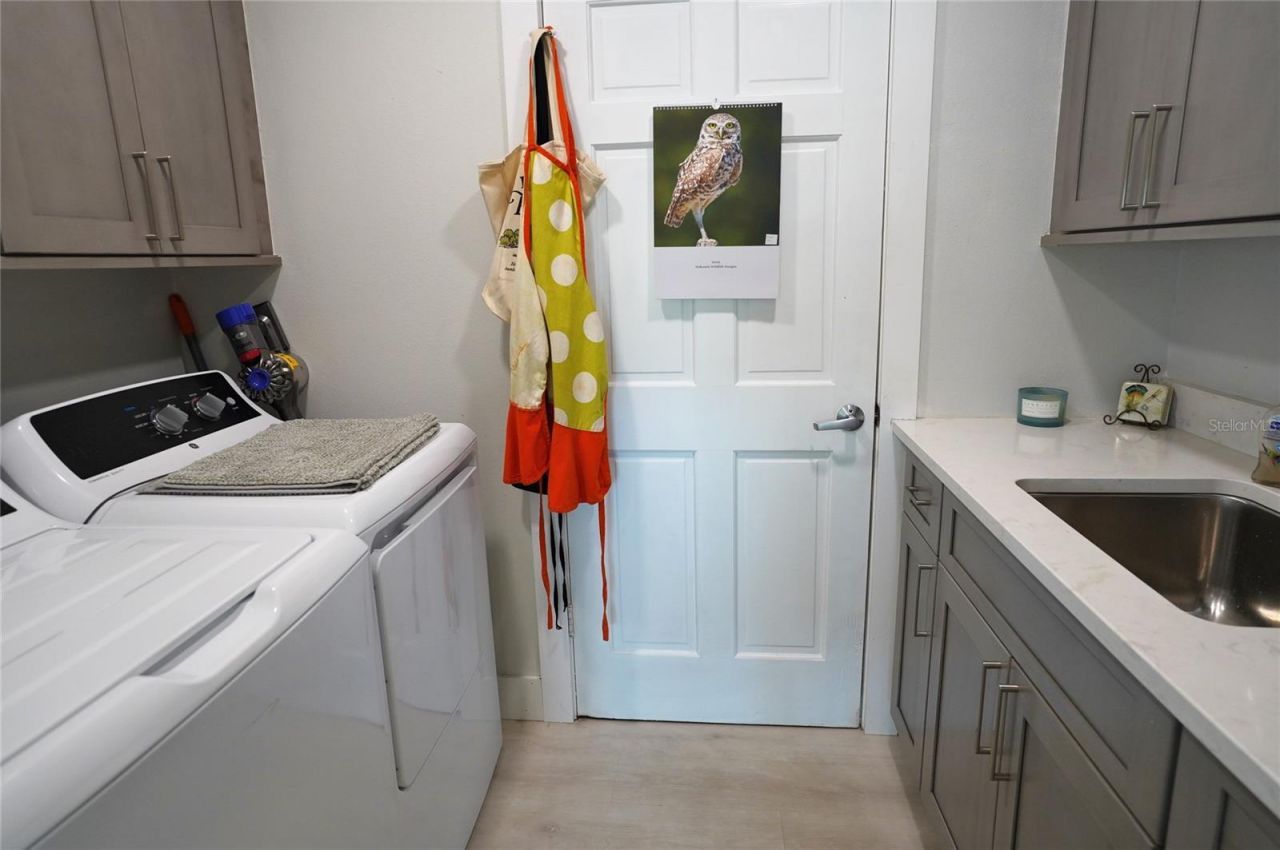 204 Carriage House Lane, Unit 204, Nokomis, FL 34275 Photo