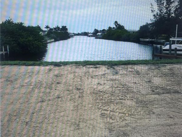 3604 Yucatan PKWY , CAPE CORAL, FL 33993