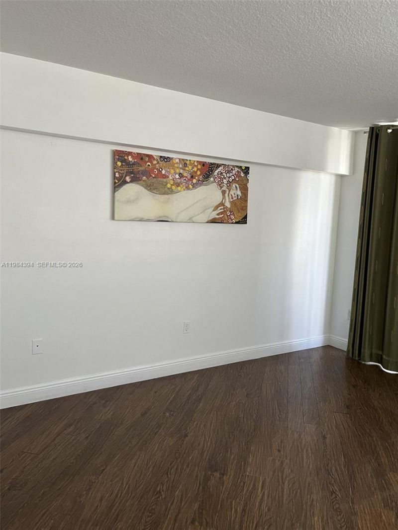 1 Glen Royal Pkwy , Unit 603, Miami, FL 33125 Photo