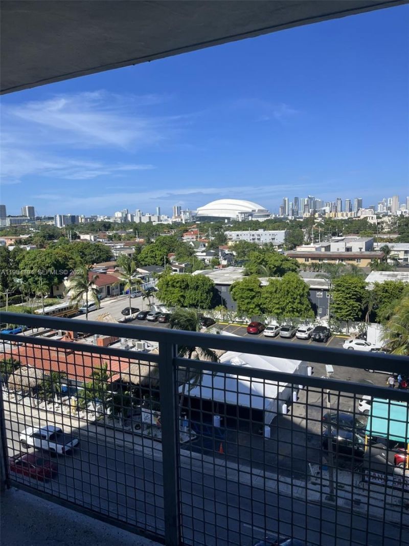 1 Glen Royal Pkwy , Unit 603, Miami, FL 33125 Photo