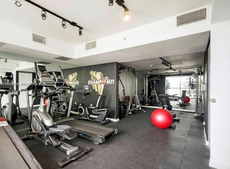 1 Glen Royal Pkwy , Unit 603, Miami, FL 33125 Photo