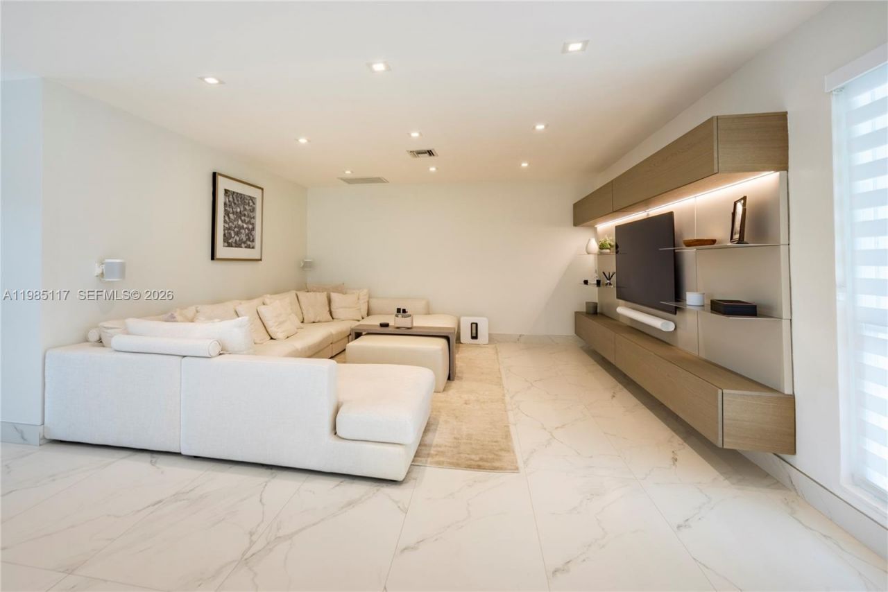 302 N Highland Dr, Hollywood, FL 33021 Photo