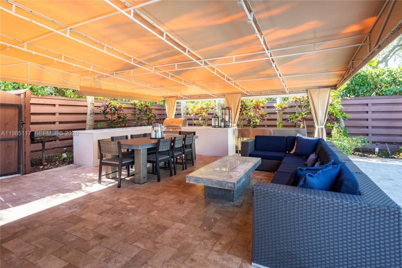 302 N Highland Dr, Hollywood, FL 33021 Photo