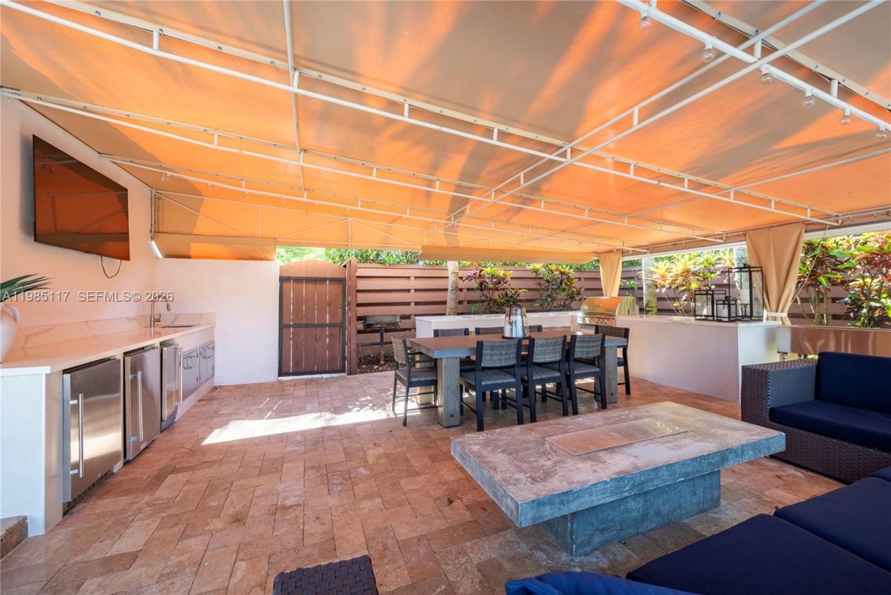 302 N Highland Dr, Hollywood, FL 33021 Photo