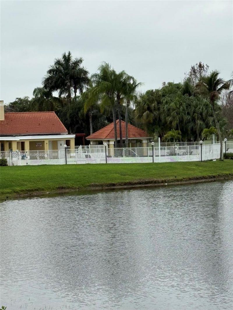 731 Vista Isles Dr, Unit 1527, Sunrise, FL 33325 Photo