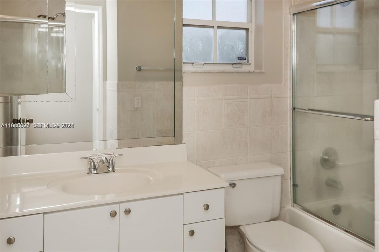 15867 SW 68th Ter , Miami, FL 33193 Photo