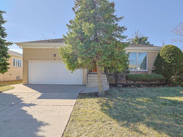 475 Courtesy Lane , Des Plaines, IL 60018