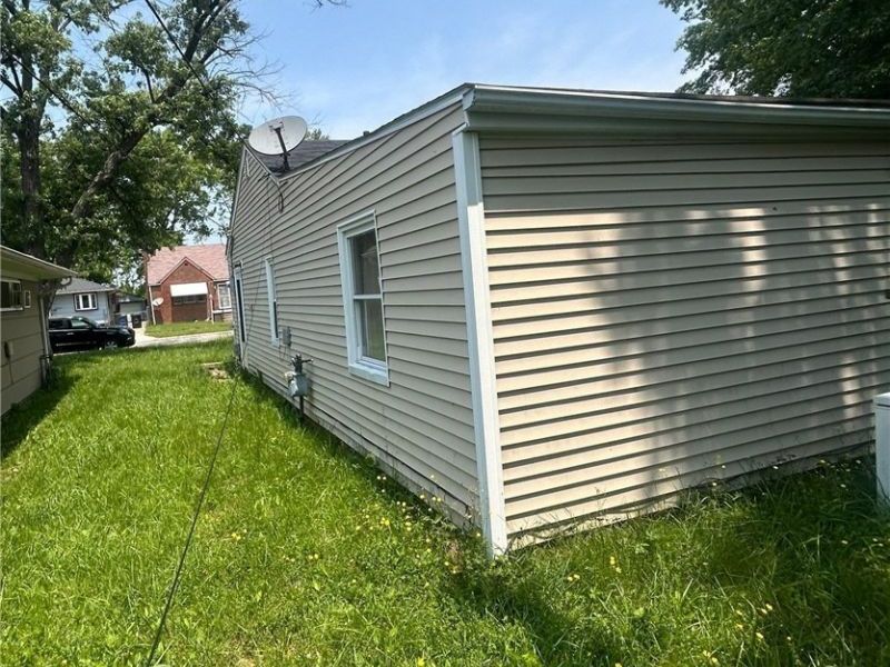 12215 Guardian Boulevard, Cleveland, OH 44135 Photo 3