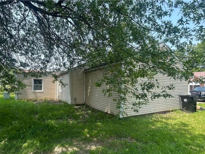 12215 Guardian Boulevard, Cleveland, OH 44135 Photo 4