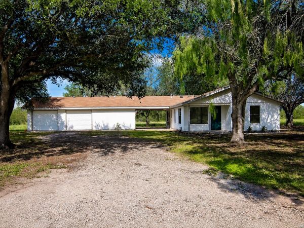 202 Ranch Rd, Mathis, TX 78368