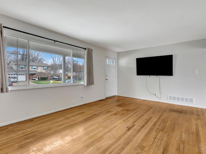 1748 Hilltree Drive, Anderson Twp, OH 45255 Photo 3