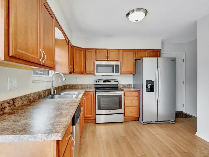 1748 Hilltree Drive, Anderson Twp, OH 45255 Photo 5