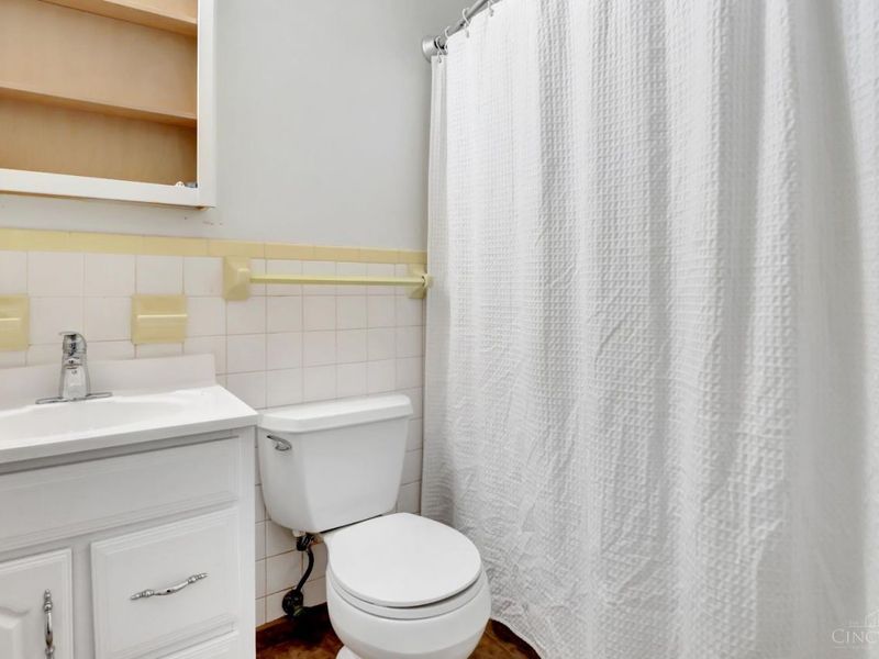 1748 Hilltree Drive, Anderson Twp, OH 45255 Photo 8