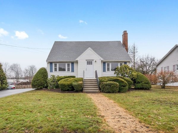 24 Garden St, Danvers, MA 01923