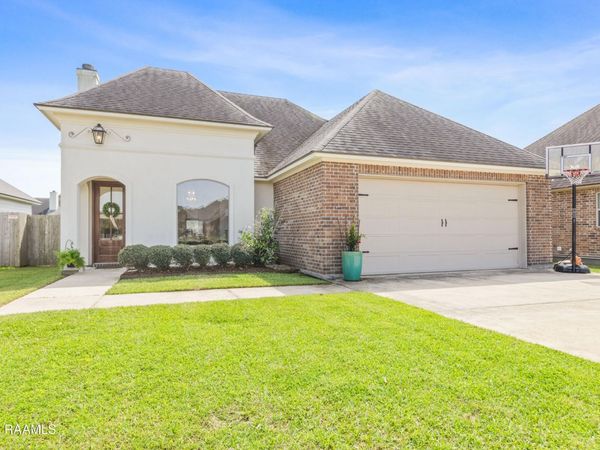 408 Wetgrass Drive, Lafayette, LA 70508