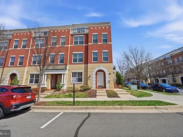 19416 COPPERMINE SQUARE, LEESBURG, VA 20176