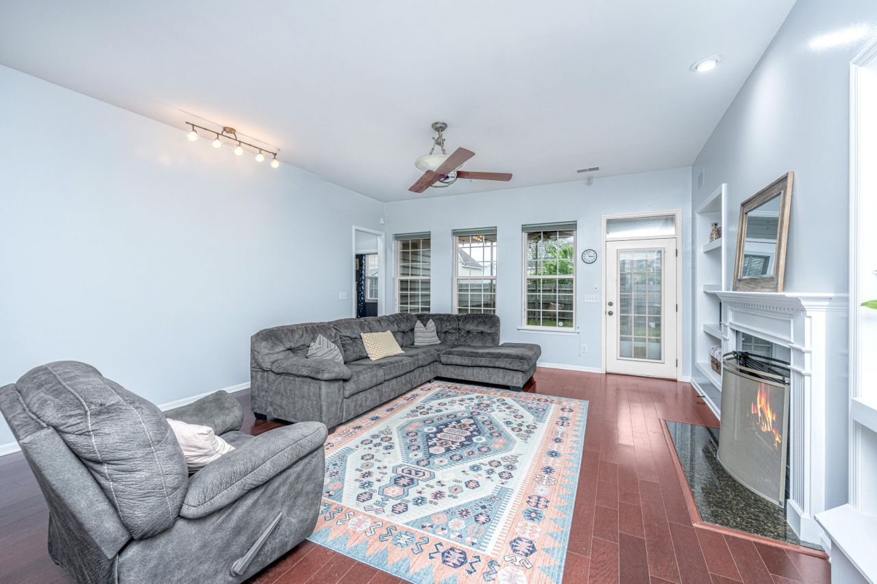 7315 Coopers Hawk Drive Photo 10