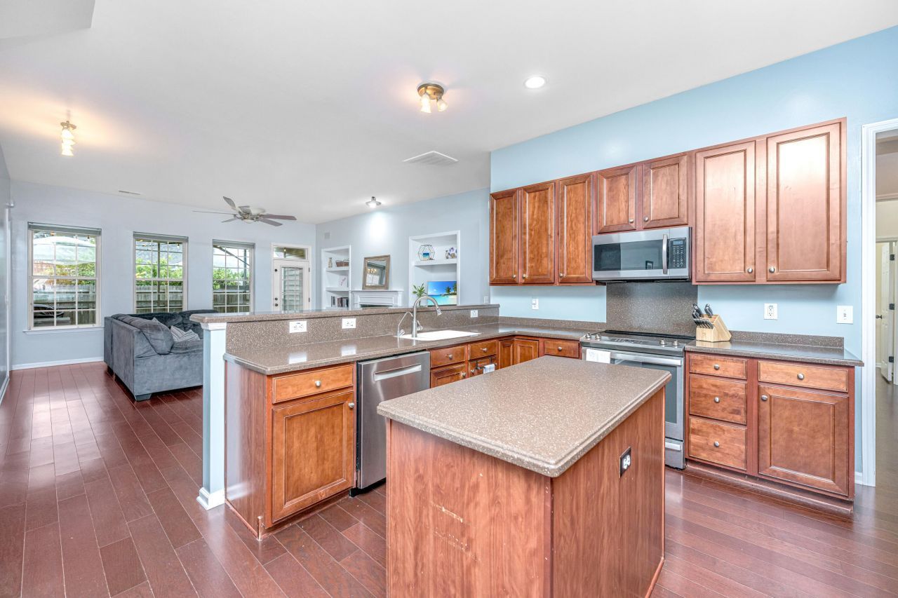 7315 Coopers Hawk Drive Photo 13