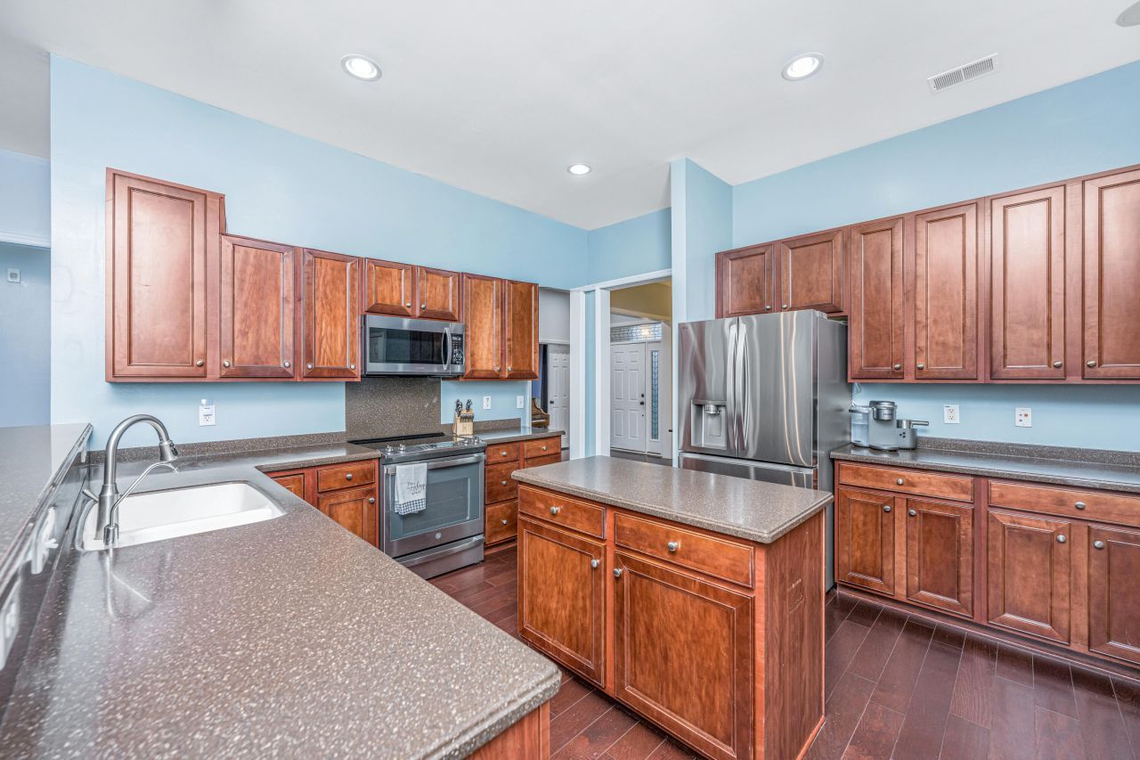 7315 Coopers Hawk Drive Photo 15