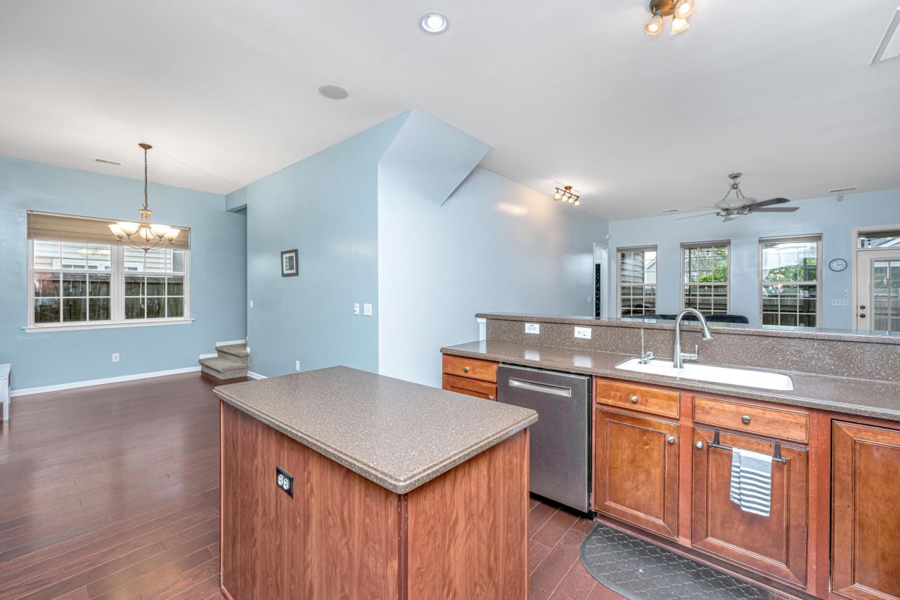 7315 Coopers Hawk Drive Photo 17