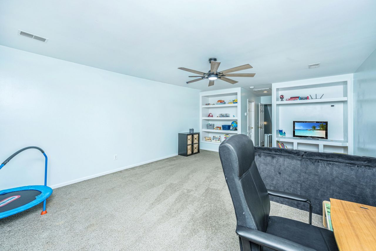 7315 Coopers Hawk Drive Photo 22