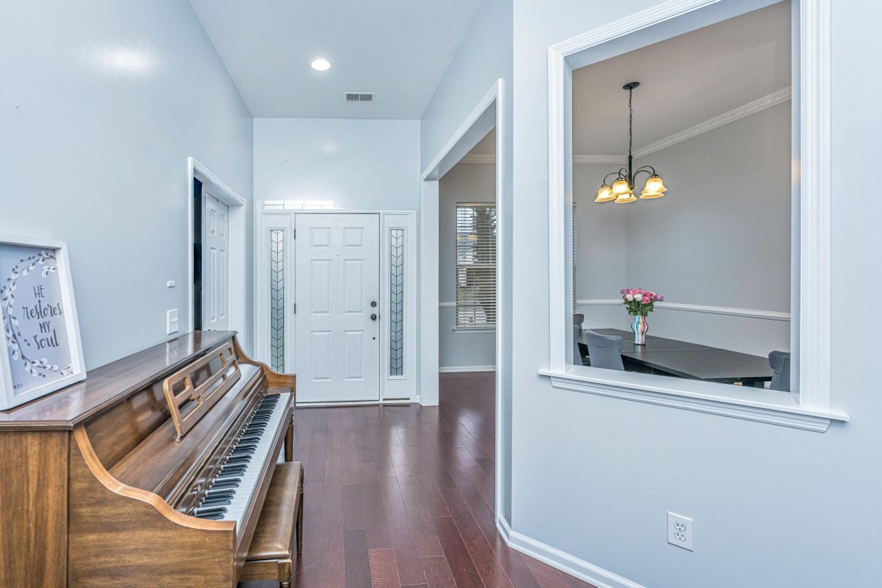 7315 Coopers Hawk Drive Photo 6