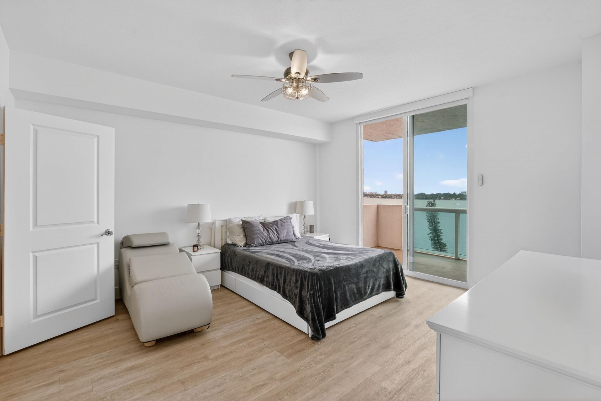 7910 Harbor Island Drive, Unit 902, North Bay Village, FL 33141 Photo