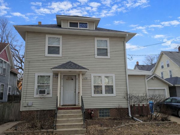 109 N May Street , Aurora, IL 60506