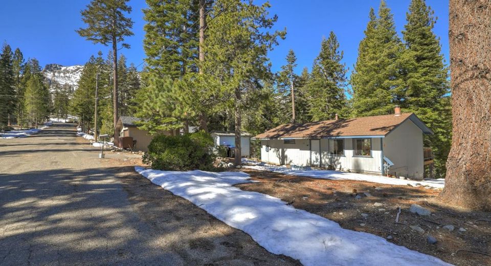 641 Yucatan Street, South Lake Tahoe, CA 96150 Photo